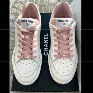 New in box CHANEL sneakers 39.5